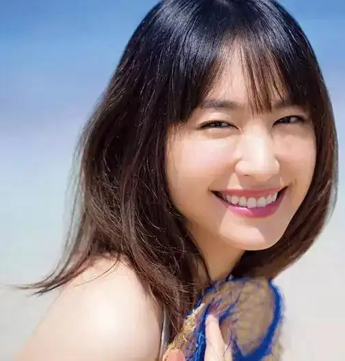 女大十八变,越变越好看的女生,这6个特征很明显,你能中几个