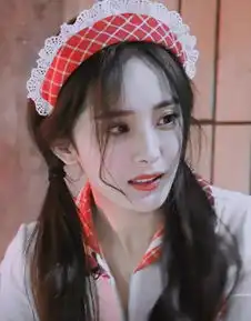 33岁杨幂穿得这么少女,萌萌的感觉和5岁时候穿公主裙没两样啊