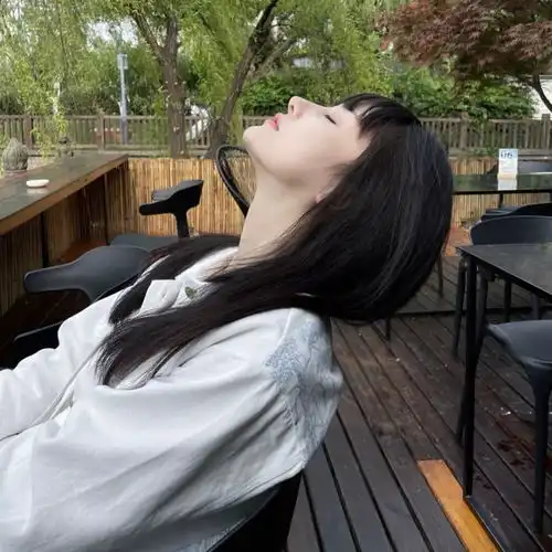 女生头像风会替我见我想见的人