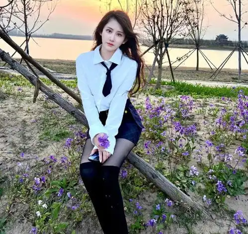 美女小姐姐july