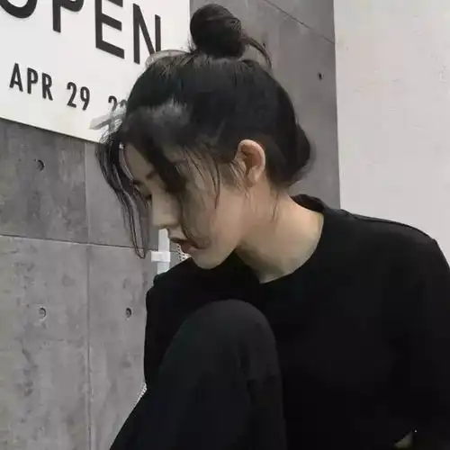 头像凭什么我比你脆弱,凭什么你比我快活