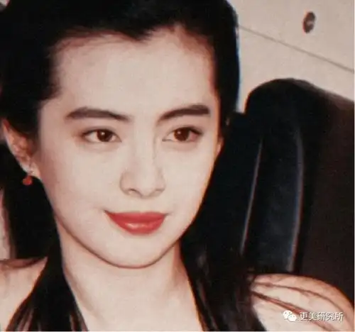 鞠婧祎又被百万人围观甩私房照打脸,意外翻车
