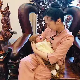 女大学生在校期间结婚生子,还成为选美小姐称生活学习都不耽误