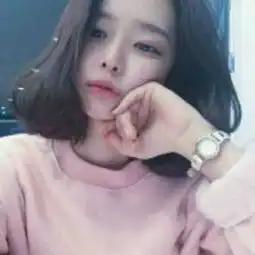 刚刚把长长的头发给剪了,本来想剪到胸口,中长发,可是该死的理发师完全听不懂,一上来就把我头发给剪了