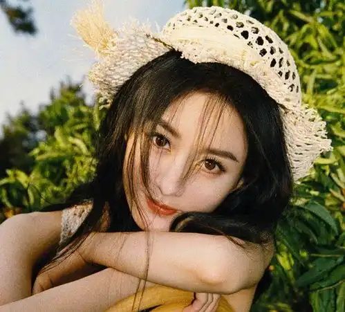 有一种逆生长叫赵丽颖生娃后二次发育,最新写真像18岁