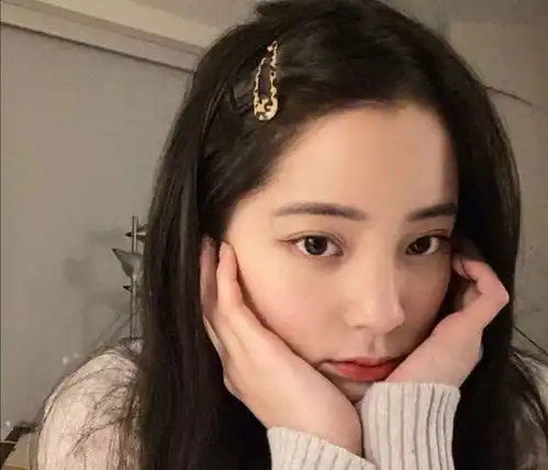 工作人员爆料欧阳娜娜和母亲要求多又抠搜,疑似白嫖偷方案