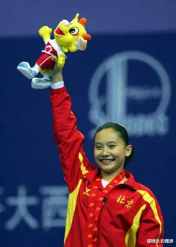 体操女神恋上奥运冠军,倒追8年才成功,如今33岁仍是女神