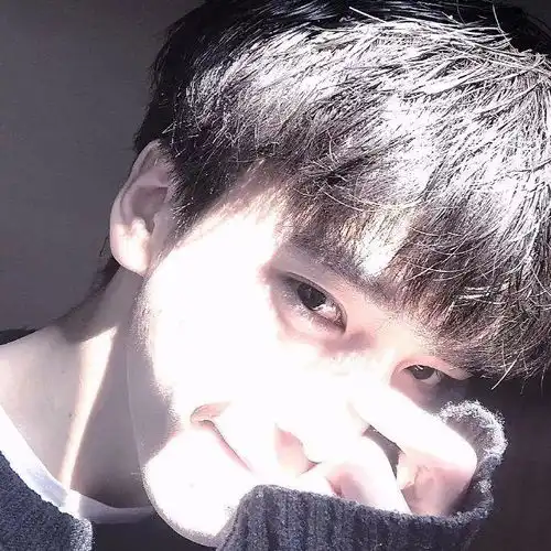 求男生真人正脸侧脸头像