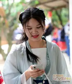 秋高气爽硕果累,汉服淑女赏秋来