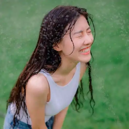 一个男人有对你有这四不忍,说明他一直都是在爱着你