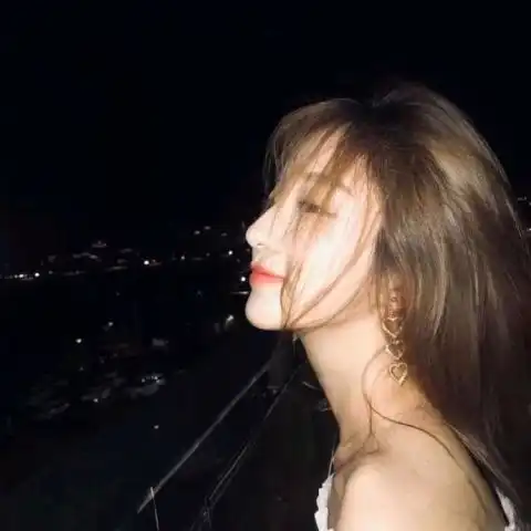 留言板借着吵架的梗,撒着思念的娇