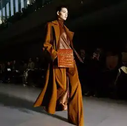 最适合我们中国女人的颜色是什么是今年的奶油色外套啊
