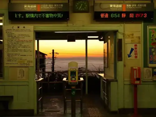 一次旅行让他迷上了看海,坚持打卡14年,走遍了300个可以看见海的车站