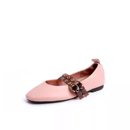 解密拥有这款鞋,亚洲姑娘也可以轻松搭出法式风情