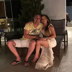 巴西33岁辣妈抚养俩娃,却练出巨腿一双,这裤子真不好买