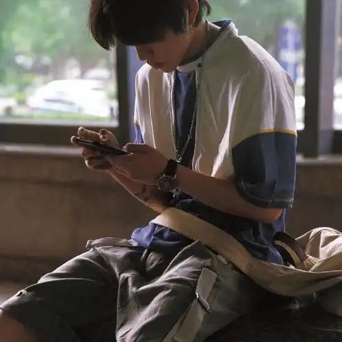 头像成熟不是心变老是眼泪打转还能笑