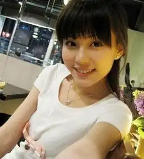 深大校花清纯少女変美艳熟女