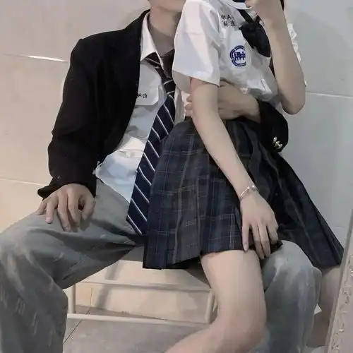 学长也会心动的情侣头像