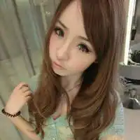 多余的虚伪残缺的笑容女生头像