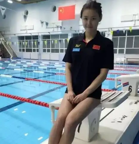 令人心疼女运动员在赛场上遇到生理期,却只能这样解决