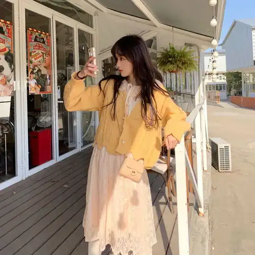 2019秋冬季蕾丝高腰连衣裙珍珠扣v领针织开衫套装女