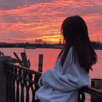 落日余晖待你而归阳光女头