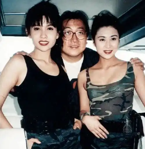 邱淑贞21岁女儿近照曝光,梳大背头打扮成熟,被曝已暂停学业