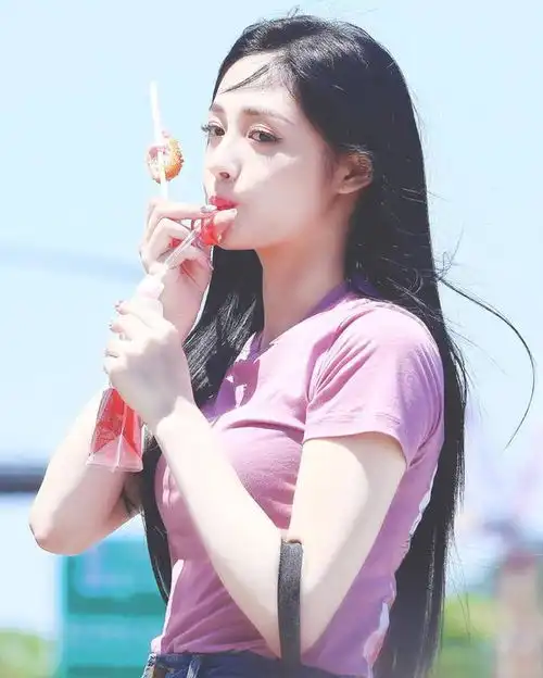 鞠婧祎吴宣仪杨超越迪丽热巴,看谁吃东西让你最有食欲