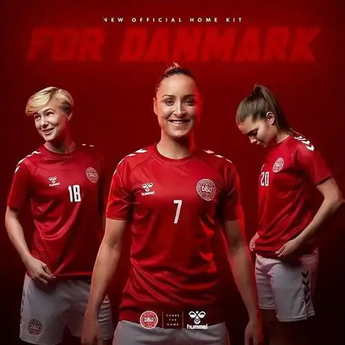 7月22日中国女足她来了期待中国女足在赛场上的精彩表现
