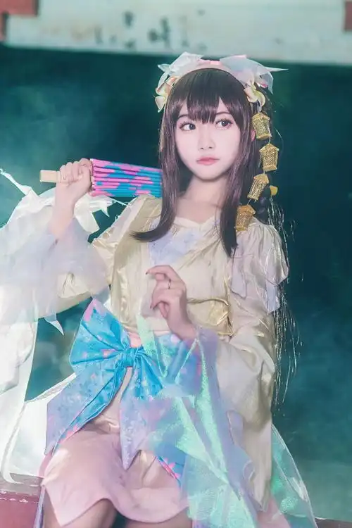 萌萌哒美女cos王者snk娜可露露,愿逐月华流照君,你喜欢吗