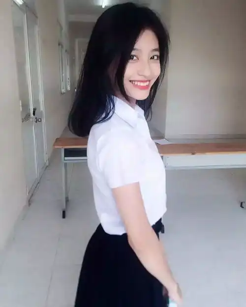 惹火身材初恋脸,这个越南小仙女靠颜值在ins收割了17万粉