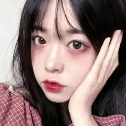 女生温暖小清新的高级感妆容头像