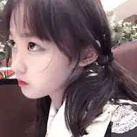 整个人看起来是非常清纯的个性女生头像图片