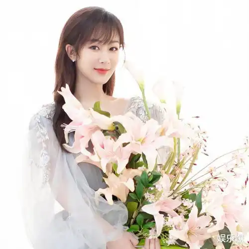 杨紫女心理师热度登顶,却遭鹅桃内涵,网友又好气又好笑