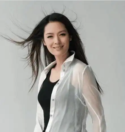 她被称为中国的第一美女,离婚后承包万亩农田,和渣男人耕地为生