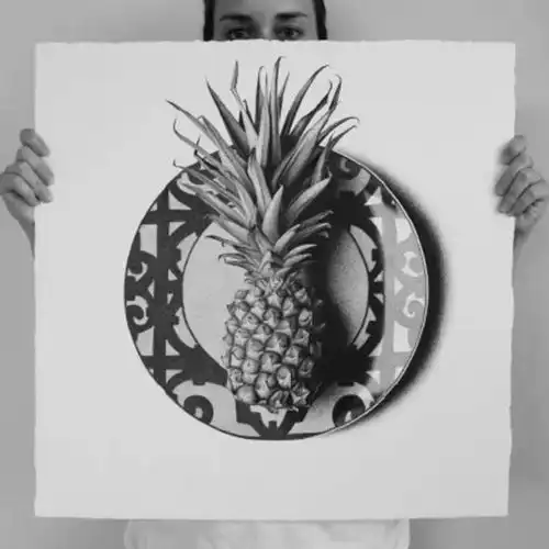 如果跟这美女一起画画,你应该会鸭梨山大吧