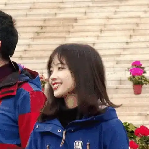 了解一下央视最美女记者王冰冰