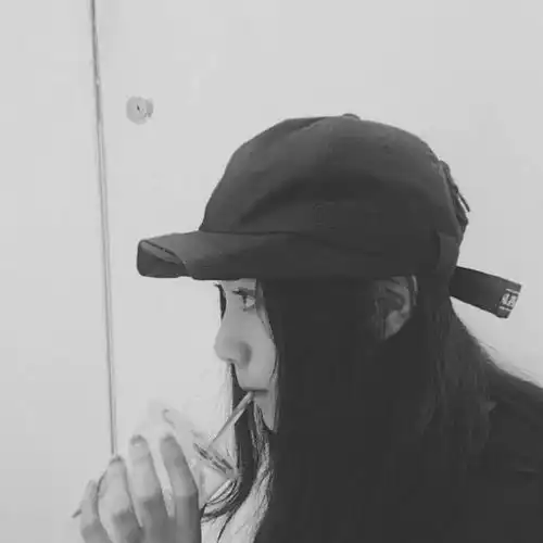 霸气现实的句子我不敢软弱,因为我的背后没有拥抱