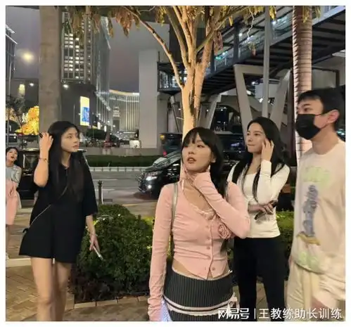 王思聪带4位女伴现身澳门,被吐槽找阿乡妹,审美降级好严重