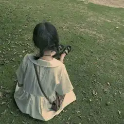 美丽个性长发飘飘的女生经典头像