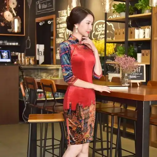 温软的娇艳丝绒旗袍,明媚了气质优雅的女人