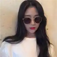 戴眼镜好看的女生头像微信头像图片大全