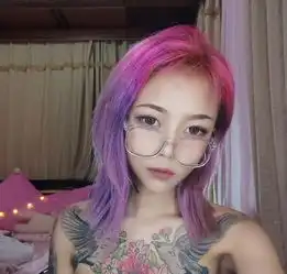 杨清柠的闺蜜顾茜茜现身,霸气胸口纹身扎眼,网友社会茜