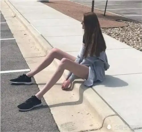 美国17岁女生腿长破吉尼斯纪录,伸直的话可能镜头都装不下
