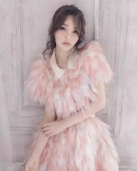 李小璐闺房曝光,化妆台的一角亮了,众人都不淡定了纷纷看大图