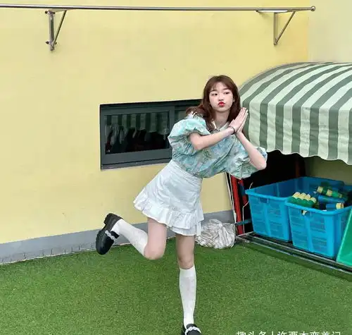 身高不足160cm的女生,少穿这3个长度的裙子,否则显矮又显胖