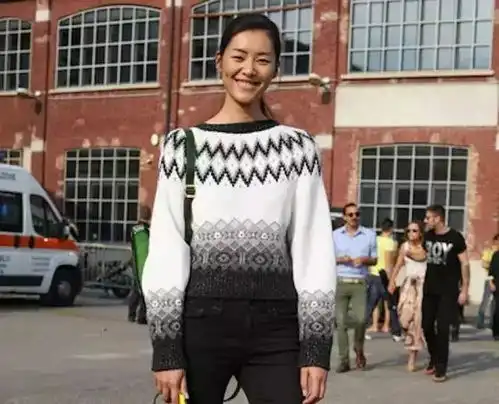 教你穿一件冰岛毛衣复苏雪藏的秋季的美丽少女心