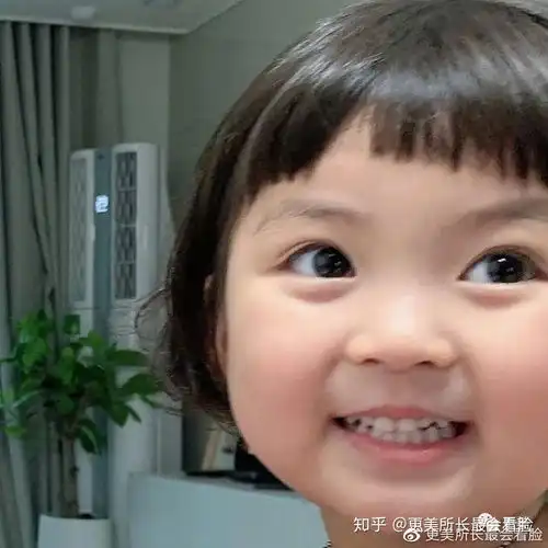 如何看待央视女记者王冰冰走红
