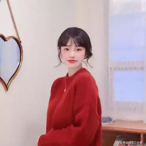 搞笑段子美女你把冰激凌打马赛克,你怕不是在逗我