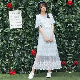 文艺范十足的连衣裙,轻松彰显时尚自我